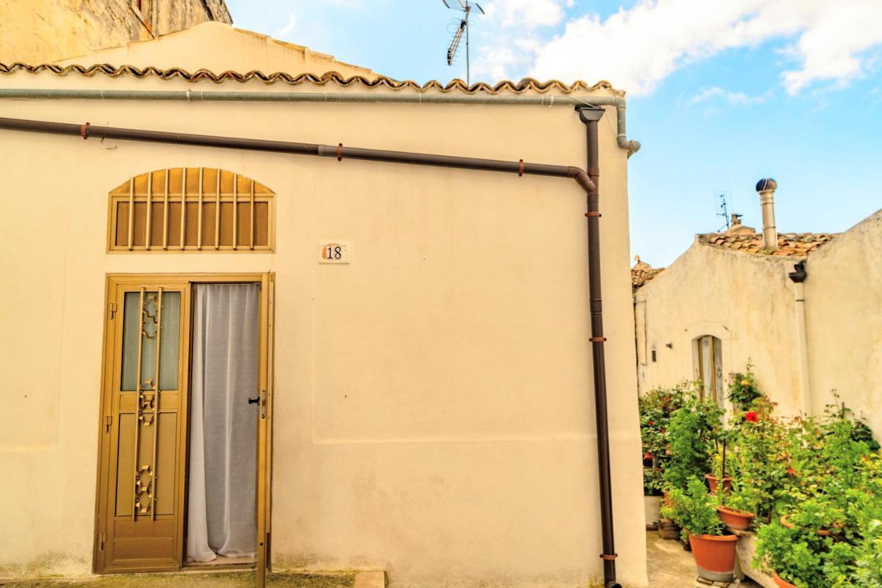 Casa Rione Medievale Villa Monte SantʼAngelo Exterior foto